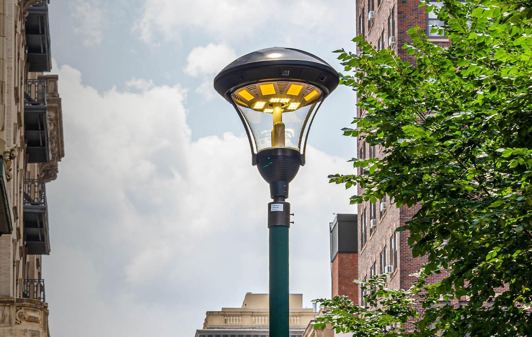 Smart streetlight